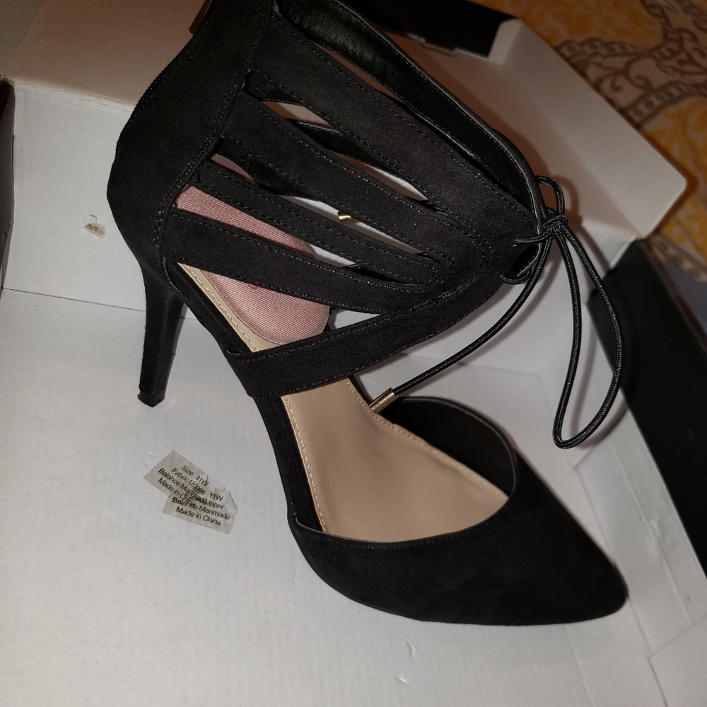 Shoes - Picture 11 of 15